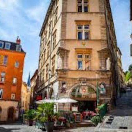 Pepite Rare 8 Personnes Au Coeur Battant Du Vieux Lyon Apartment Exterior photo