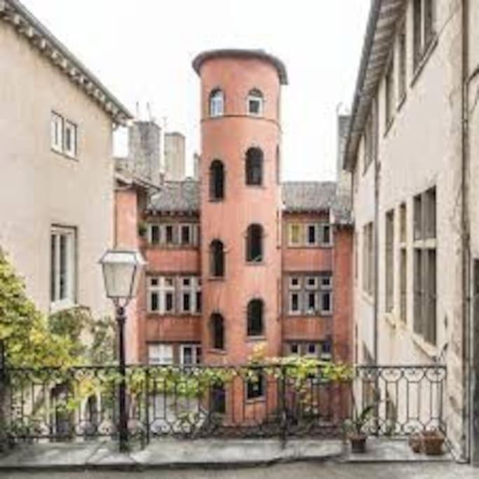 Pepite Rare 8 Personnes Au Coeur Battant Du Vieux Lyon Apartment Exterior photo