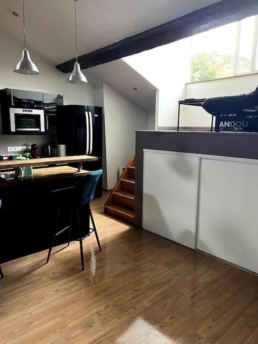 Pepite Rare 8 Personnes Au Coeur Battant Du Vieux Lyon Apartment Exterior photo